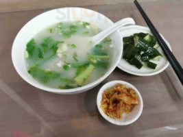 Xiáng Fā Yǎng Shēng Miàn Shí Guǎn food