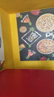 Pizza Hub food