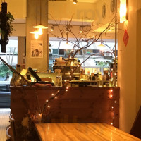 Fujin Tree 353 Cafe By Simple Kaffa inside