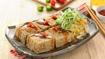 Liáng Jiā Pó Pó Chòu Dòu Fǔ Diàn food