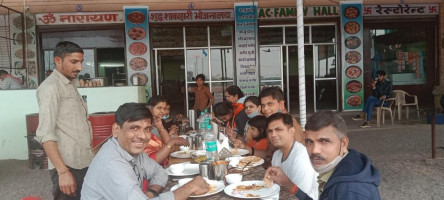 Om Narayan And Guest House food