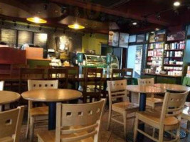 Starbucks Coffee Tǒng Yī Xīng Bā Kè inside