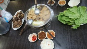 Chì Kàn Yáng Ròu Lú food