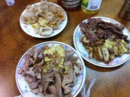 Pēng Hú Yú Gǎng Lǎo Diàn Mǐ Fěn Miàn food