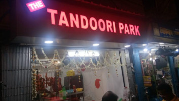 The Tandoori Park food