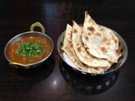 D'Tandoor Indian Cuisine food