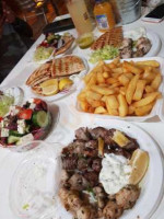 Doras Yiros food