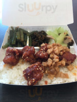 Zhèng Zhōng Pái Gǔ Fàn Qīng Hǎi Diàn inside