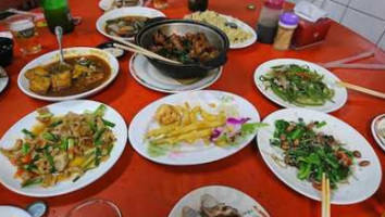 Shàng Bīn Xiǎo Chī Diàn food