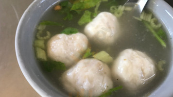 Dōng Gǎng Zhèng Zōng Ròu Wán food