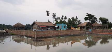 আড্ডা টাইম রেস্তোরাঁ outside