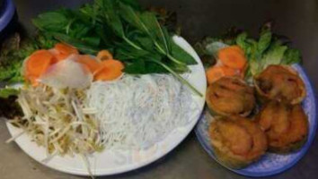 Phu Vinh Noodle House food
