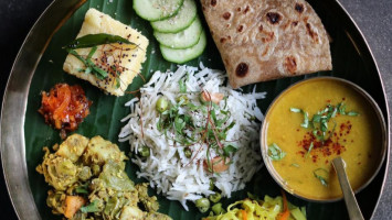 Vaishnavi Tifiin Centre food