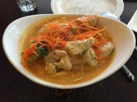Manee Manee Thai food