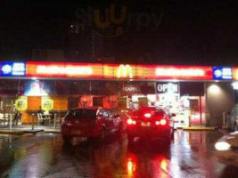 Mc Donald's Highway outside