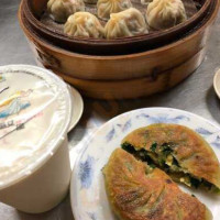Liù Yī Yī Dòu Jiāng Diàn food