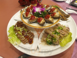 Xiāng Mǎn Lóu Hǎi Yàn Cān Tīng food