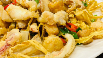 A Zhong Seafood food