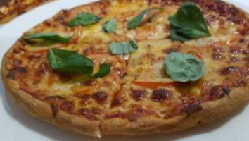 Moonee Ponds Pizza Restaurant food
