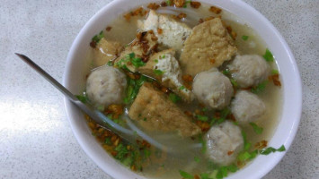 Yáng Cǎi Qīng Yú Wán Mǐ Fěn food
