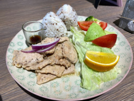 Jú Mǔ Cafe food