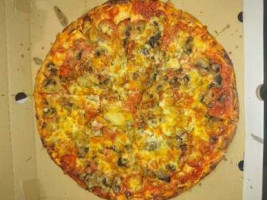 Tony's Pizza & Gelati food