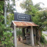 Diner 55 outside