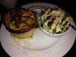 Silvers Bar and Grill food