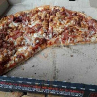 Domino’s Pizza Airlie Beach food