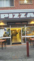 Bamboleo Pizzeria Cafe inside