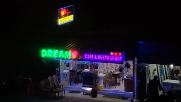Dream Love Cafe food