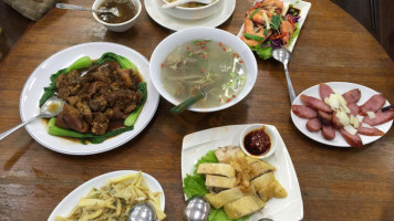Lín Tián Shān Zhū Jiǎo food