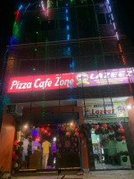 Pizza Cafe Zone inside
