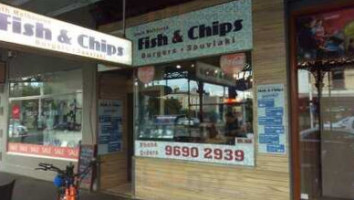 South Melbourne Fish & Chip Shop outside