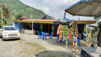 Pandit Bhojnalaya outside