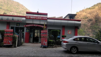 Hiway Cafe outside