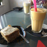 Cup-a-cake Cafe food