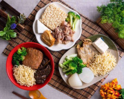Zhuān Wǎ Tái Guān Dōng Zhǔ Zhōng Shān Diàn food