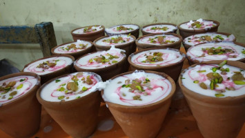 Haji Warsi Lassi Guest House food