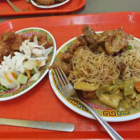 Lotus River Chinese Smorgasbord food