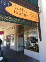 Ozzie's Coffee Lounge food