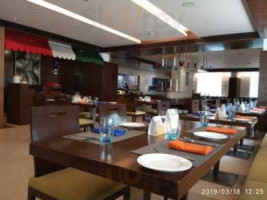 The Eatery At Four Points By Sheraton food