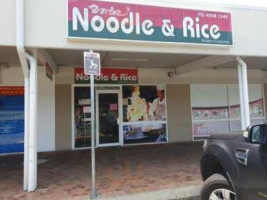 Noodle & Rice outside