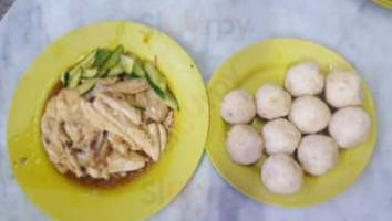 Chung Wah Chicken Rice Ball food