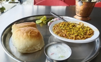 Someshwar Bhel And Dahi Misal food