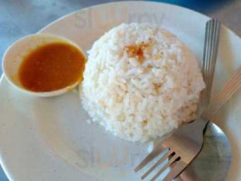 Nasi Ayam Aroi Bee Hong food