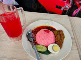 200 Seeds Cafe By Abang Strawberry food