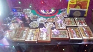 Balaji Sweets (pure Veg) food