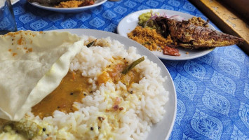 Krishna Thulasi Veettil Oonu food