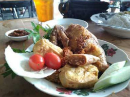 Dulang Lima Cafe food